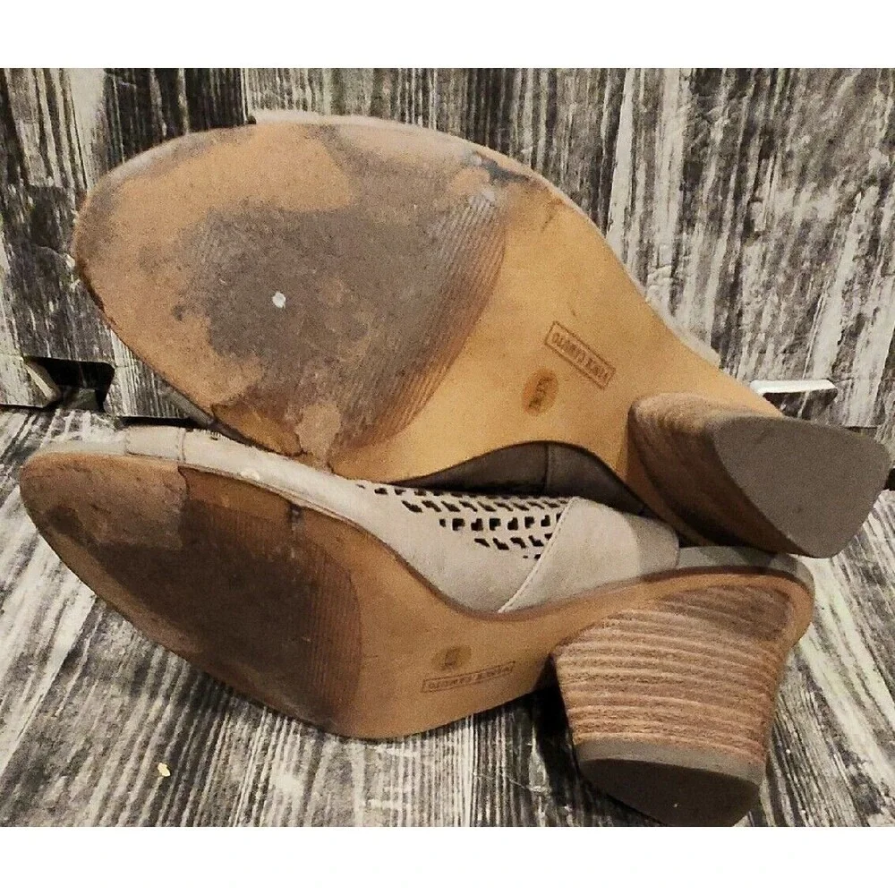 Vince Camuto Suede Cutout‎ Peep Toe Ankle Booties Wedge Heel Tan Womens 7